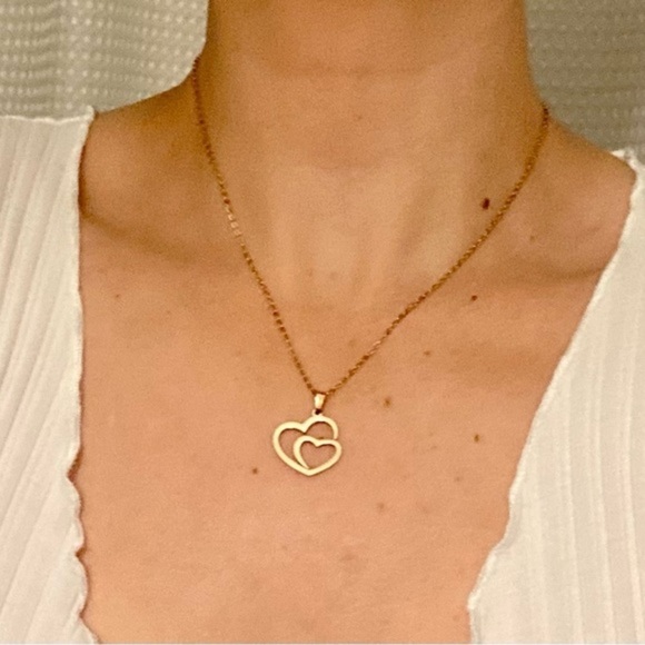 Women’s rose gold Stainless steel necklace double Hearts pendant - Picture 4 of 9